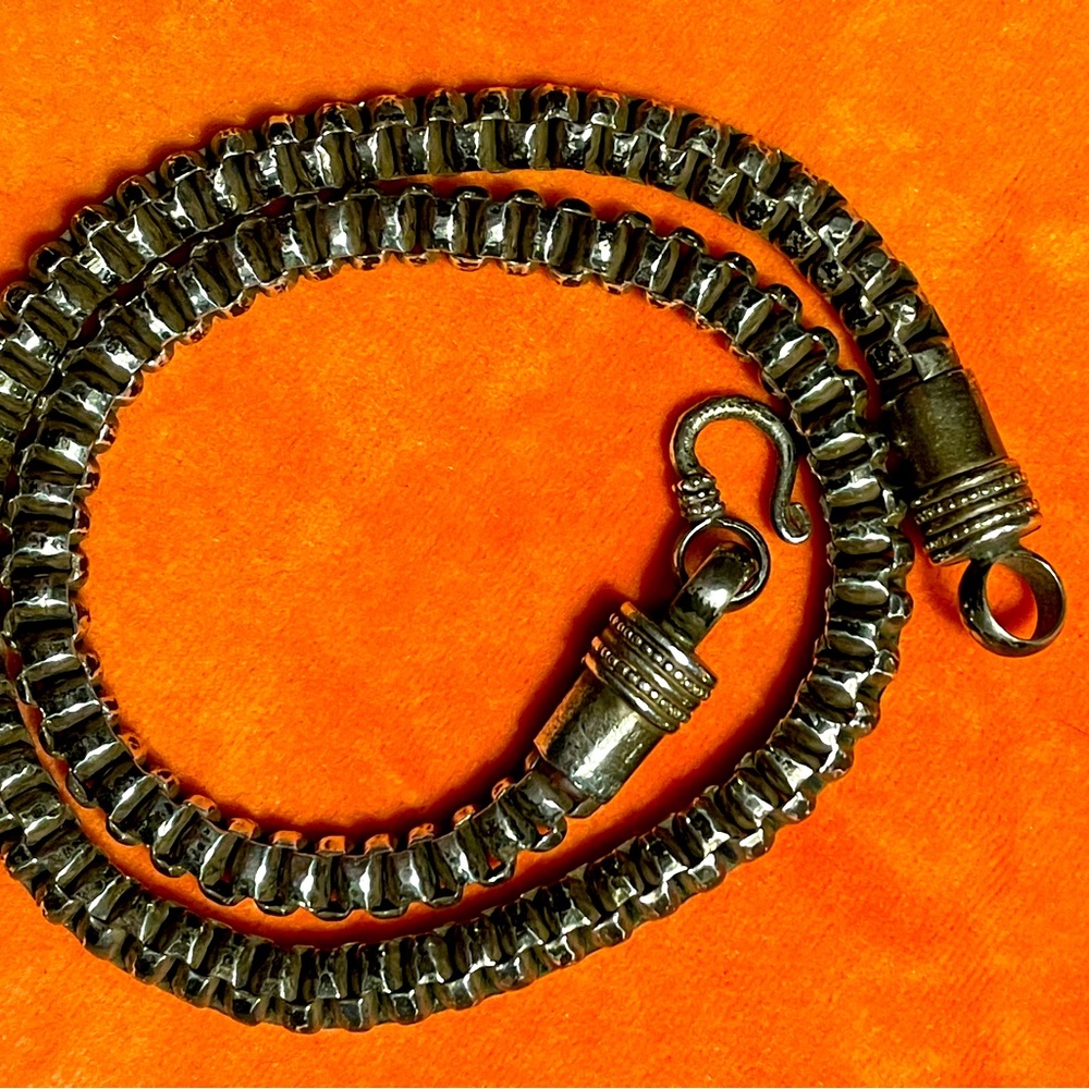 indian silver necklace—box links